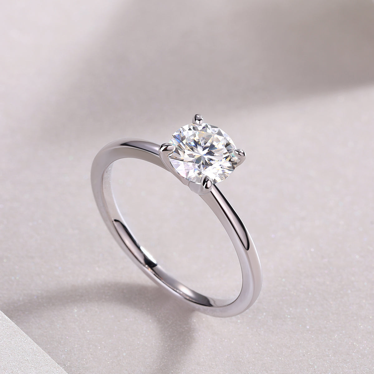 Ring Solitaire Round Moissanite VVS – S925